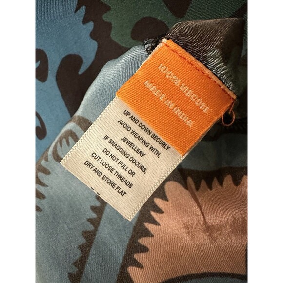 NEW Oliphant Womens Size Medium Button Down Blue & Teal Uzbek Printed Blouse - Picture 9 of 9